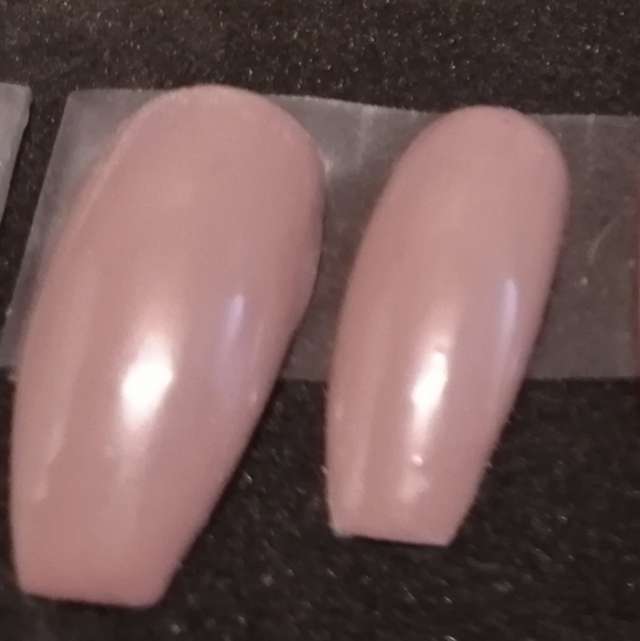 Beige Press On Nails - Picture 3 of 3